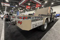 chevrolet-6500-flatbed-truck-4-www.dieselarmy.com